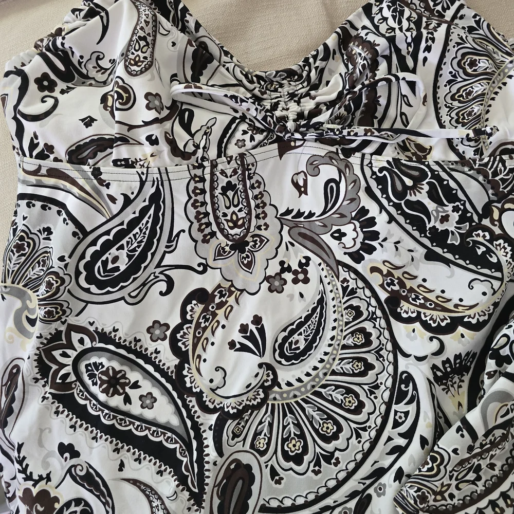 Lands' End Black and White Paisley Swim Top - Picture 3 of 6